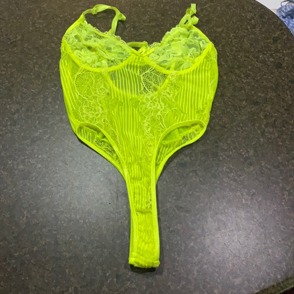 Fluorescent lace bodysuit (Dar)